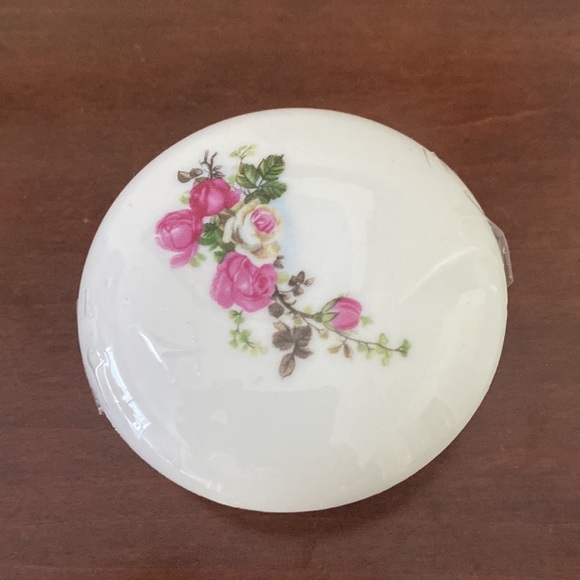Roses Roses Trinket Box - Picture 2 of 3